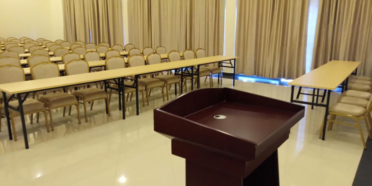 Eka Hoima Hotel מראה חיצוני תמונה