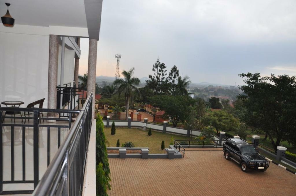 Eka Hoima Hotel מראה חיצוני תמונה
