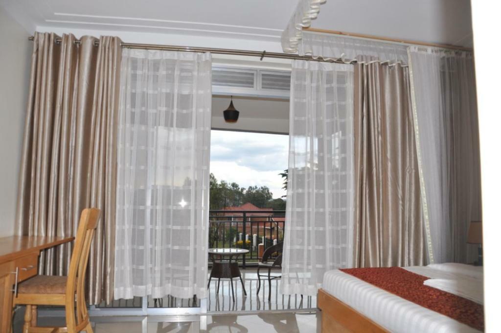 Eka Hoima Hotel מראה חיצוני תמונה