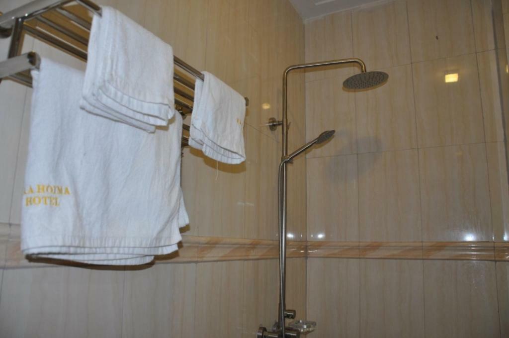 Eka Hoima Hotel מראה חיצוני תמונה